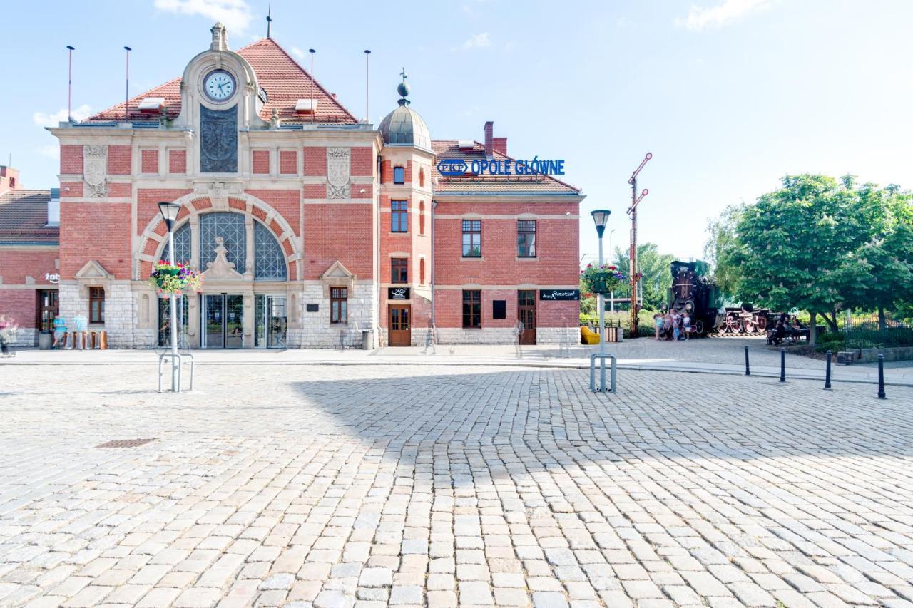 Hostel Opole Glowne Exterior photo